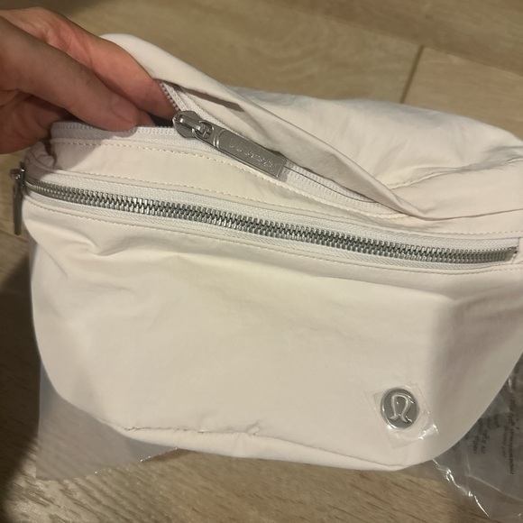 Lululemon Cream Belt Bag - Picture 2 of 5